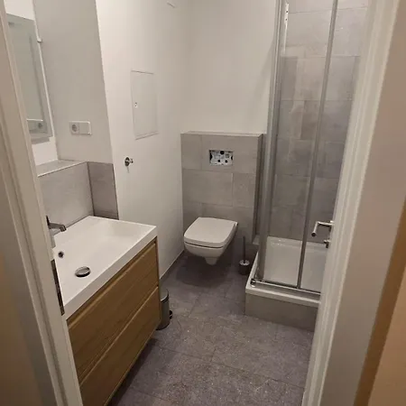 Komfortable 2-zimmer-monteurwohnung Fuer 4 Personen In *